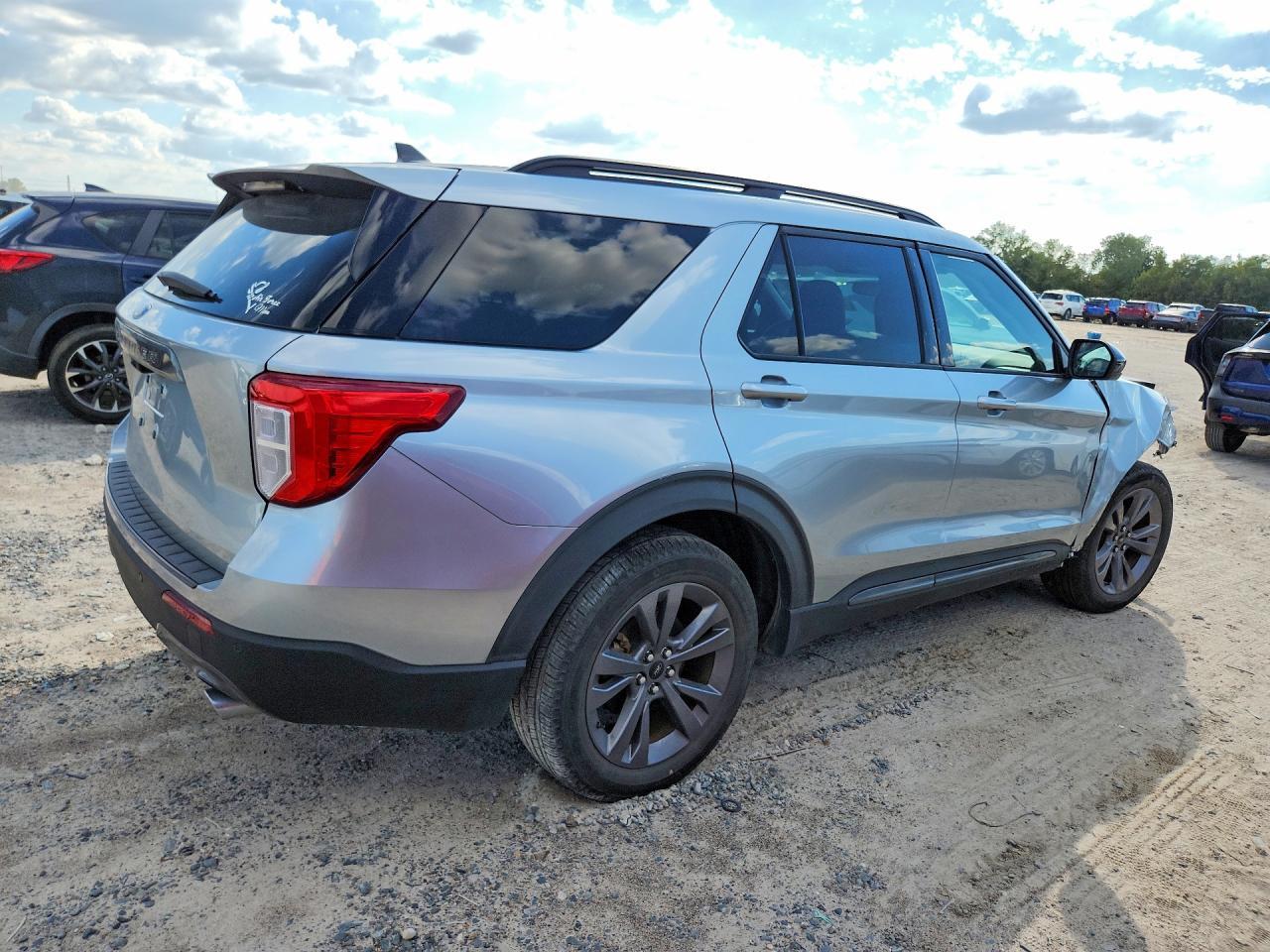 2024 Ford Explorer Xlt - Фото 3