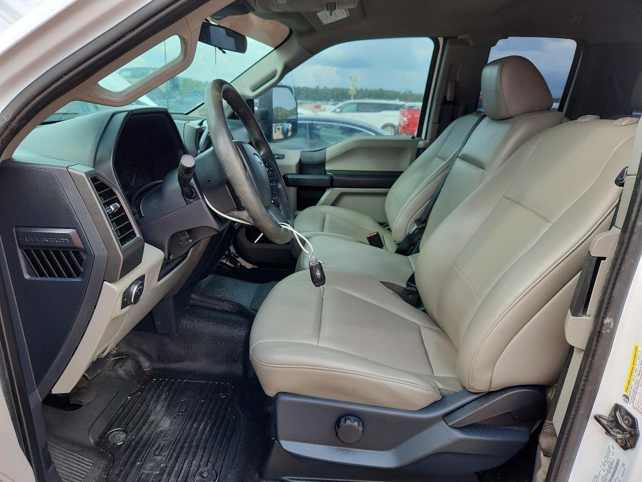 2022 Ford F250 Super Duty - Image 7