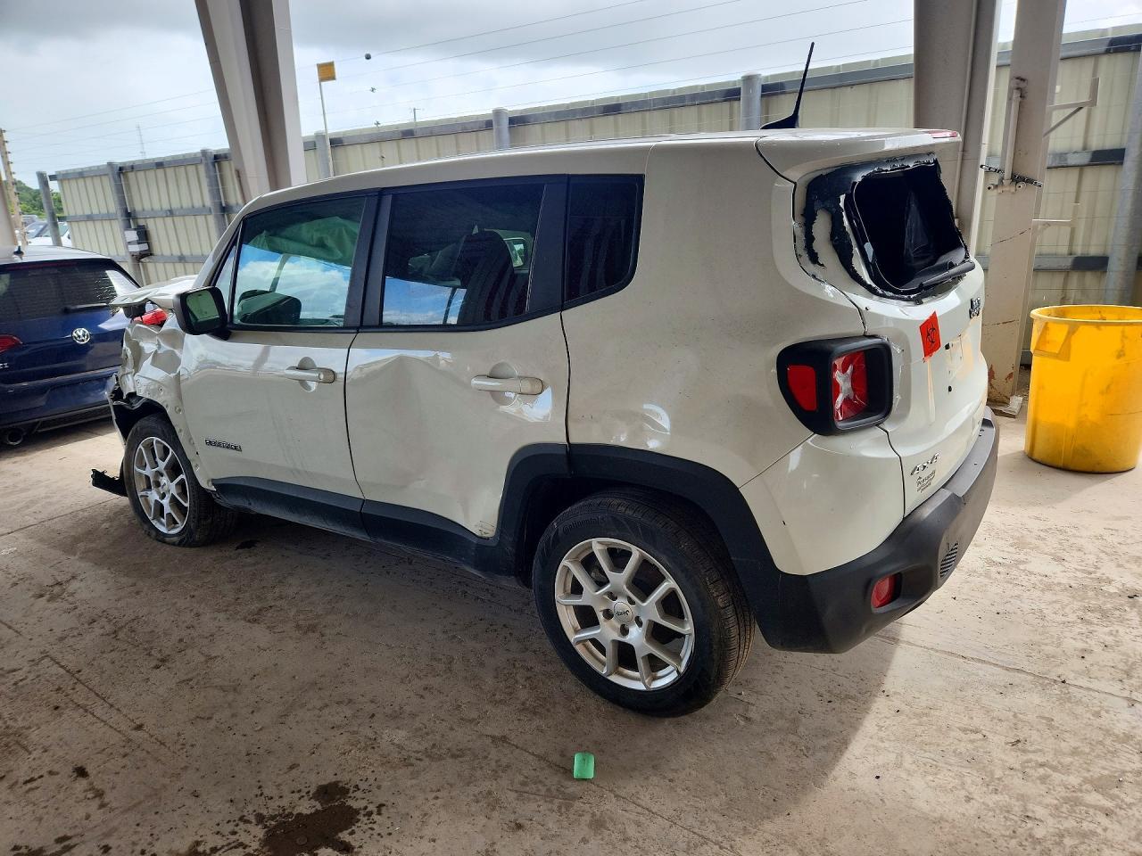 2023 Jeep Renegade Latitude - Фото 2