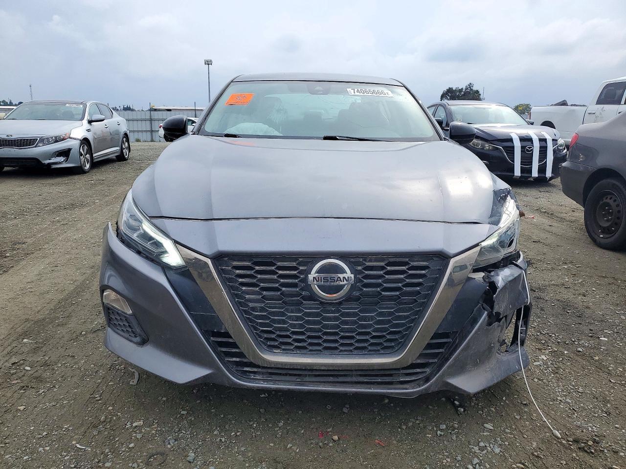 2022 Nissan Altima Sr - Image 5
