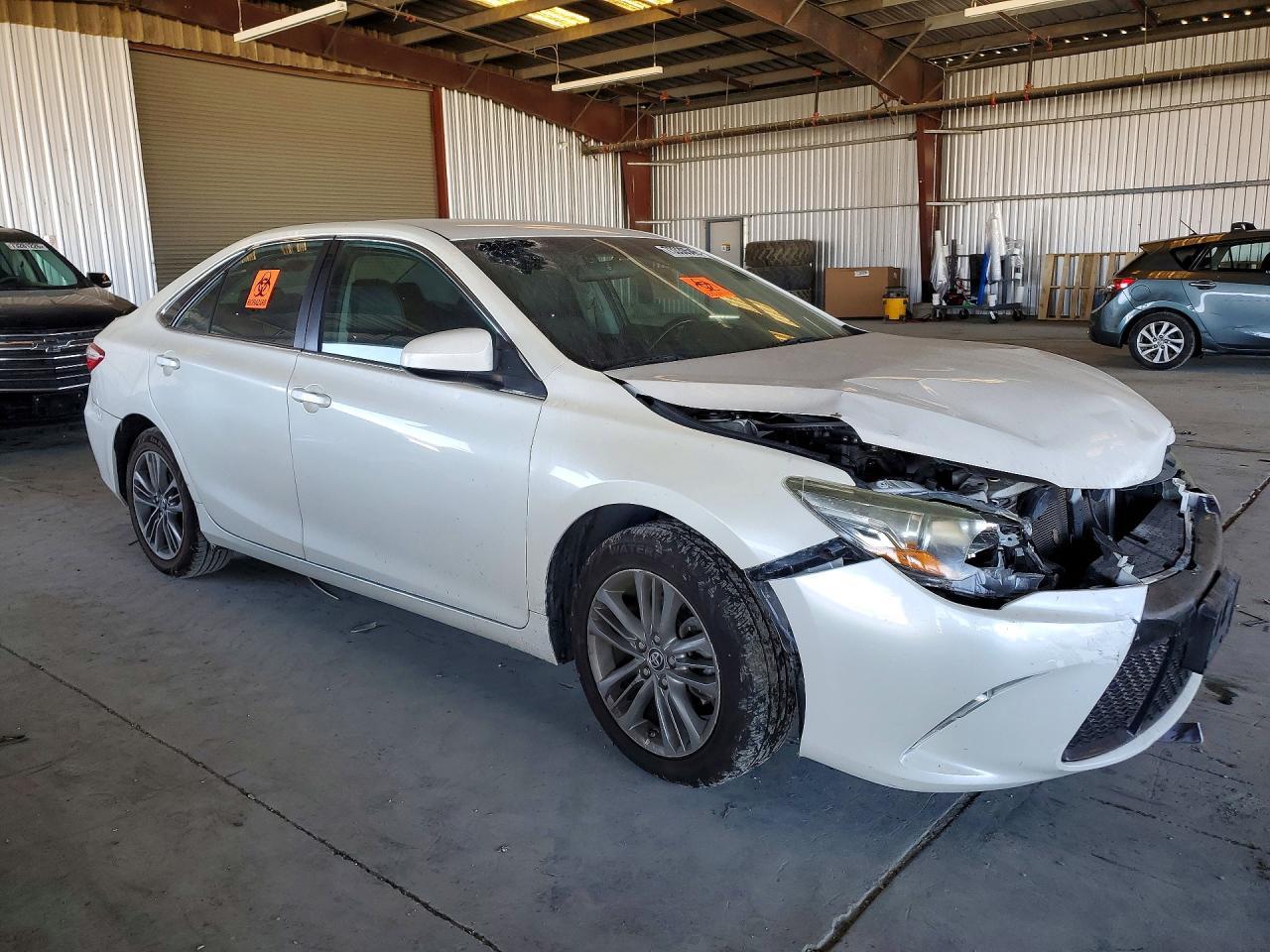 2016 Toyota Camry Se - Image 4