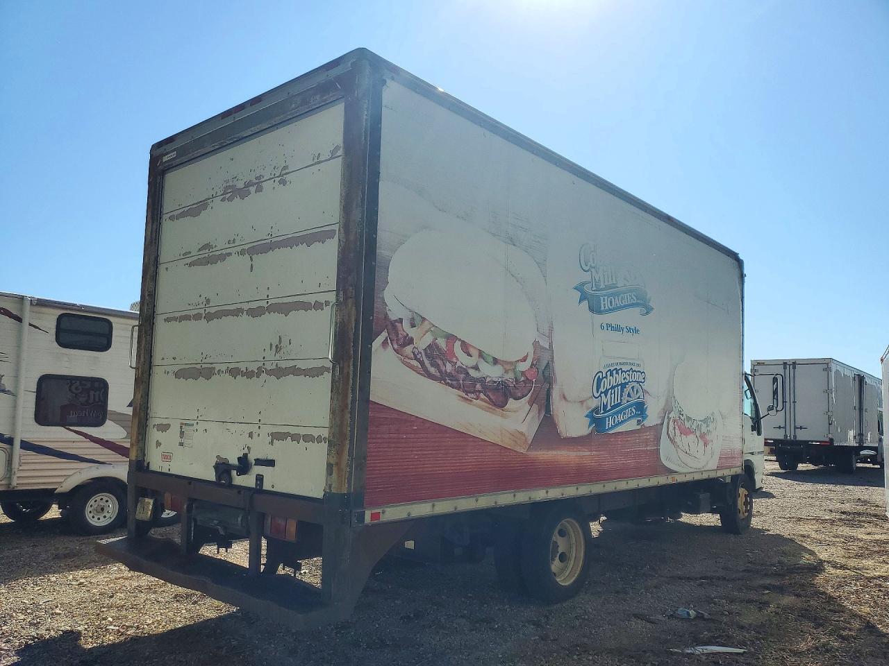 2007 Isuzu Npr Box Truck - Фото 3