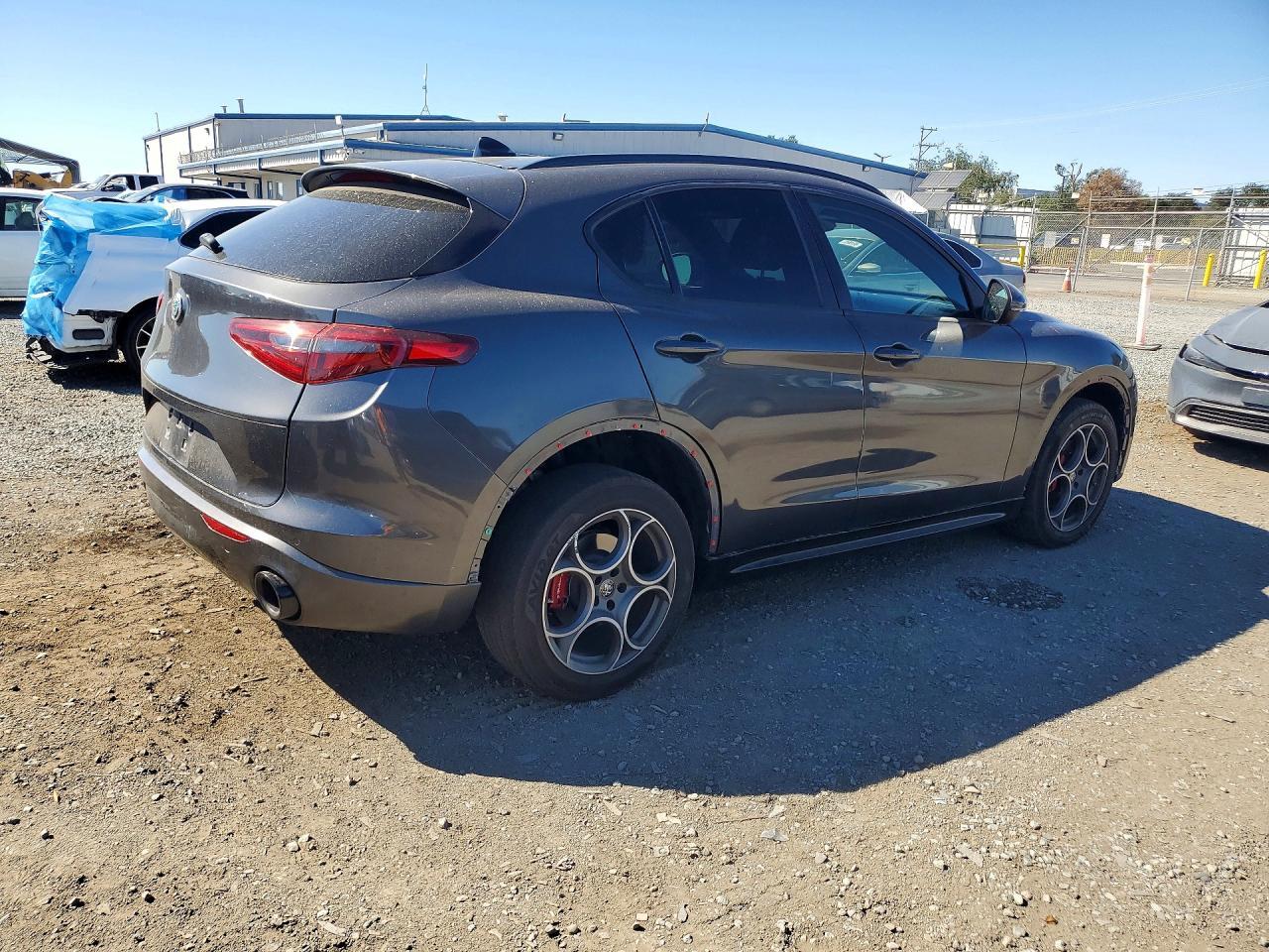 2022 Alfa Romeo Stelvio - Image 3