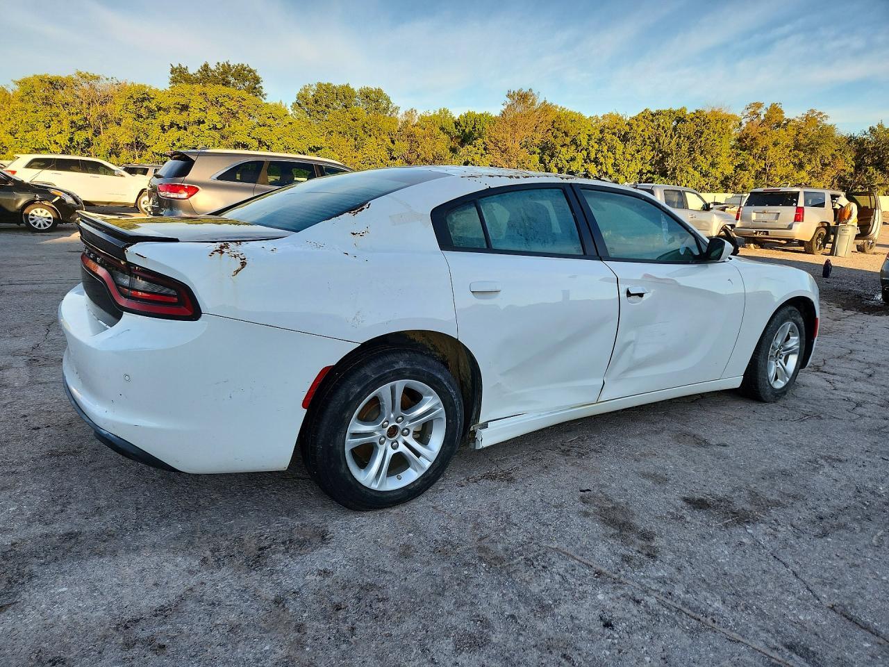 2022 Dodge Charger Sxt - Фото 3