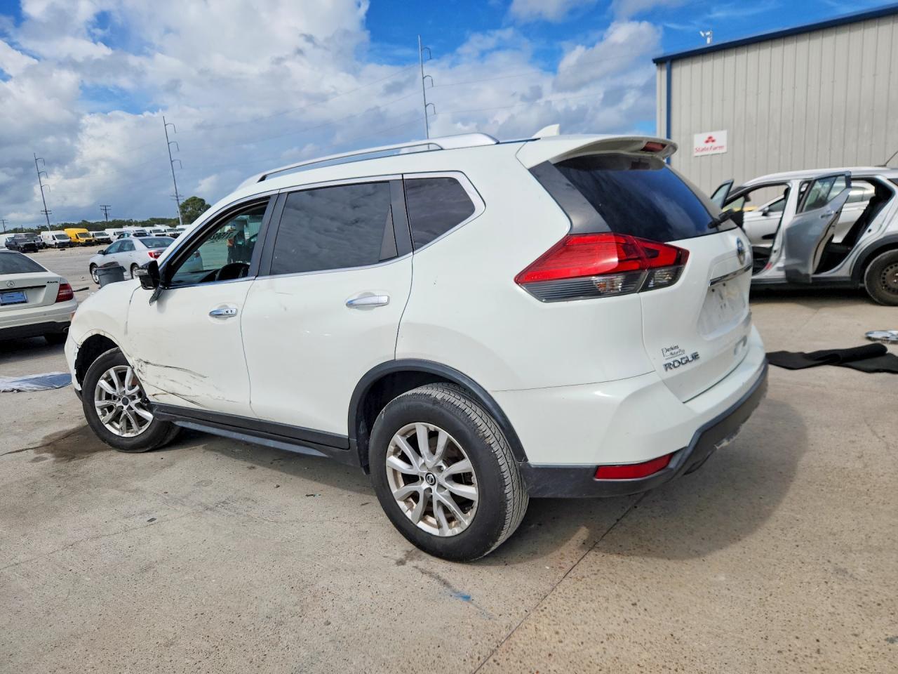 2017 Nissan Rogue Sv - Фото 2