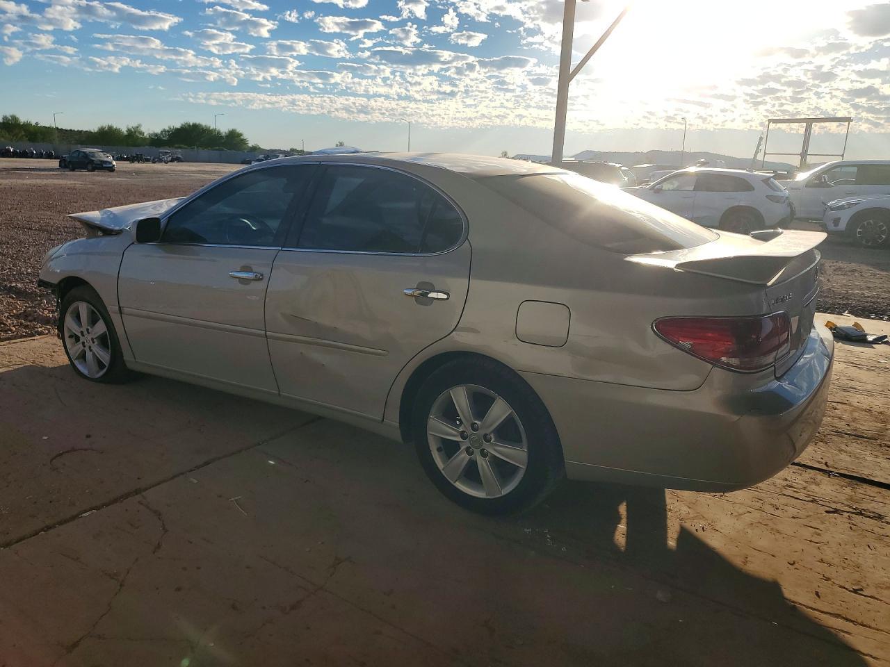 2005 Lexus Es - Image 2