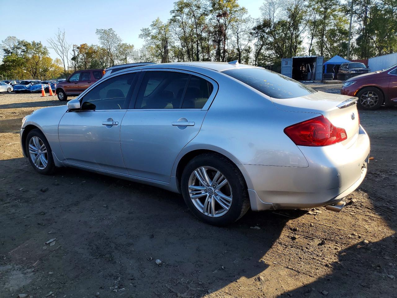 2013 Infiniti G37 Sedan X - Image 2