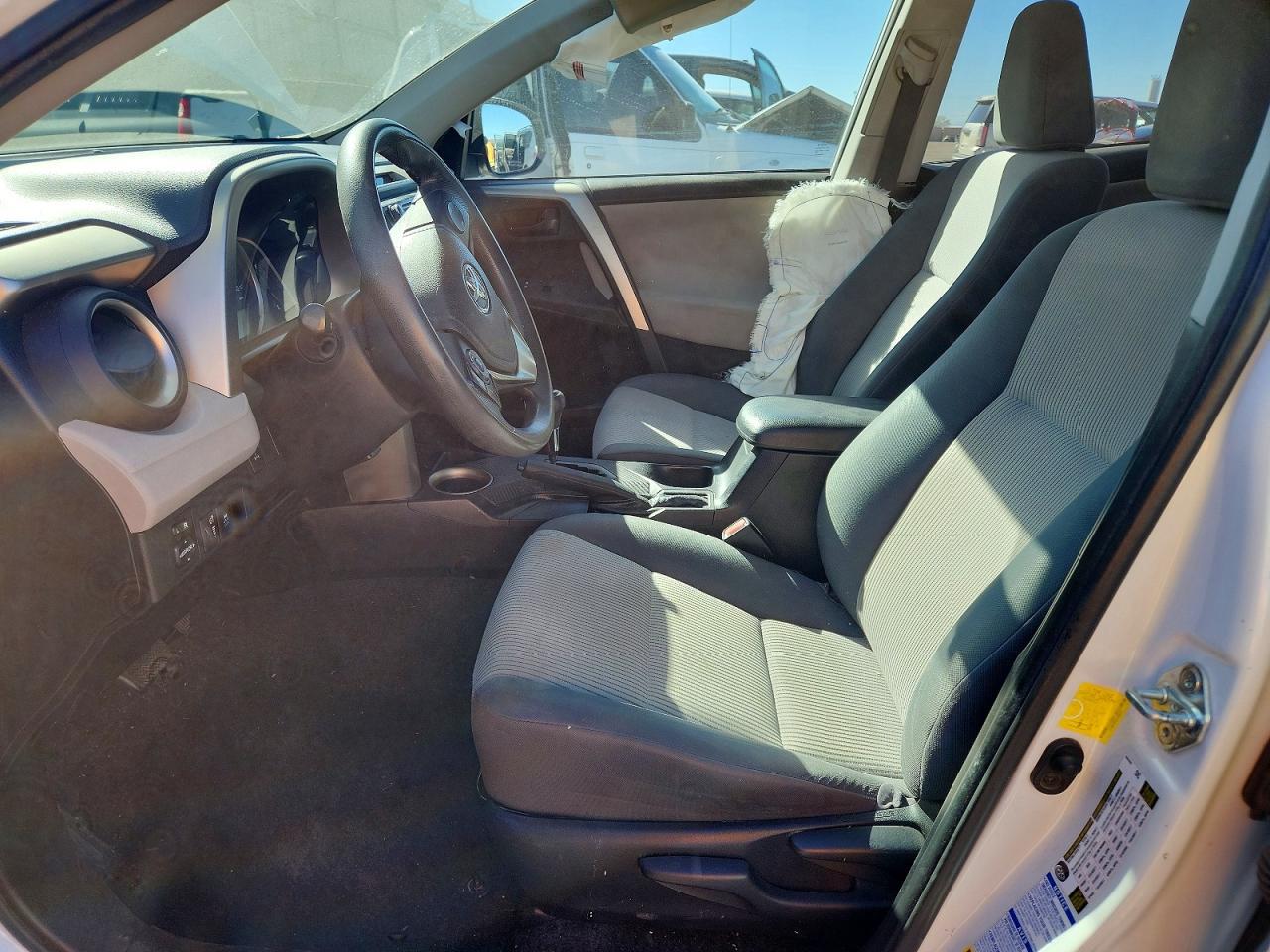 2015 Toyota Rav4 Le - Image 7