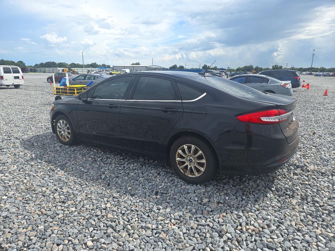 2018 Ford Fusion S - Фото 2