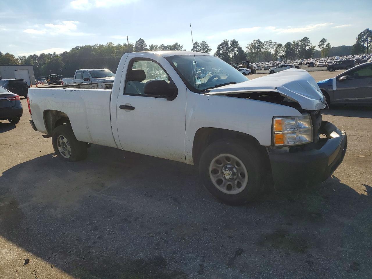 2013 Chevrolet Silverado C1500 - Image 4