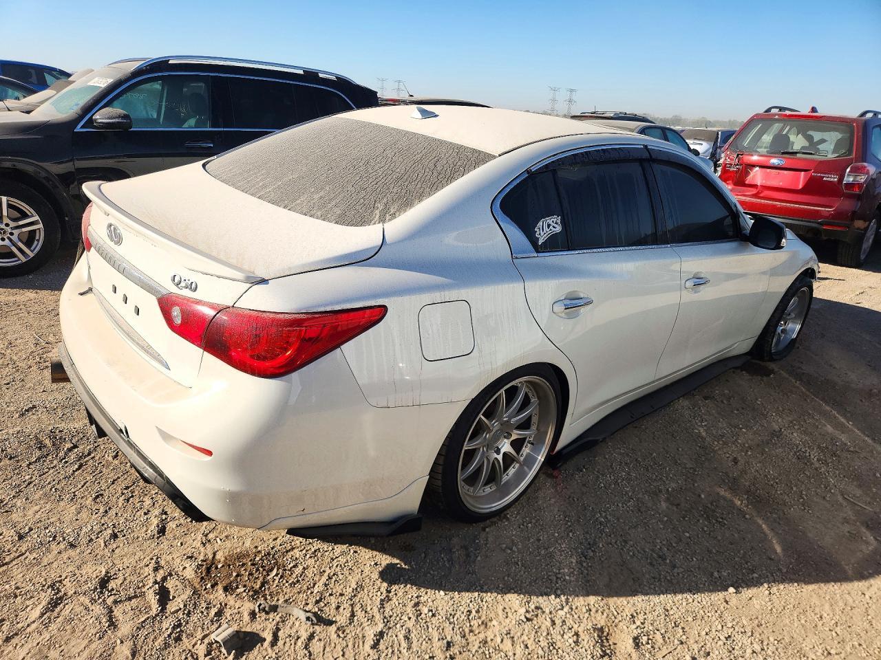2015 Infiniti Q50 Premium - Image 3