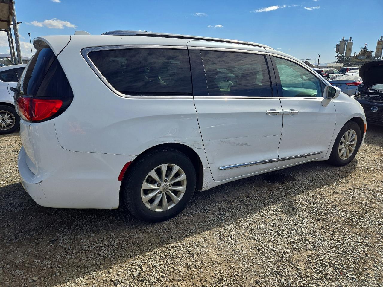 2019 Chrysler Pacifica Touring L - Image 3