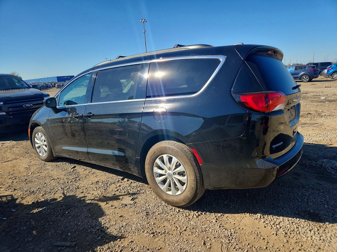 2024 Chrysler Voyager Lx - Image 2