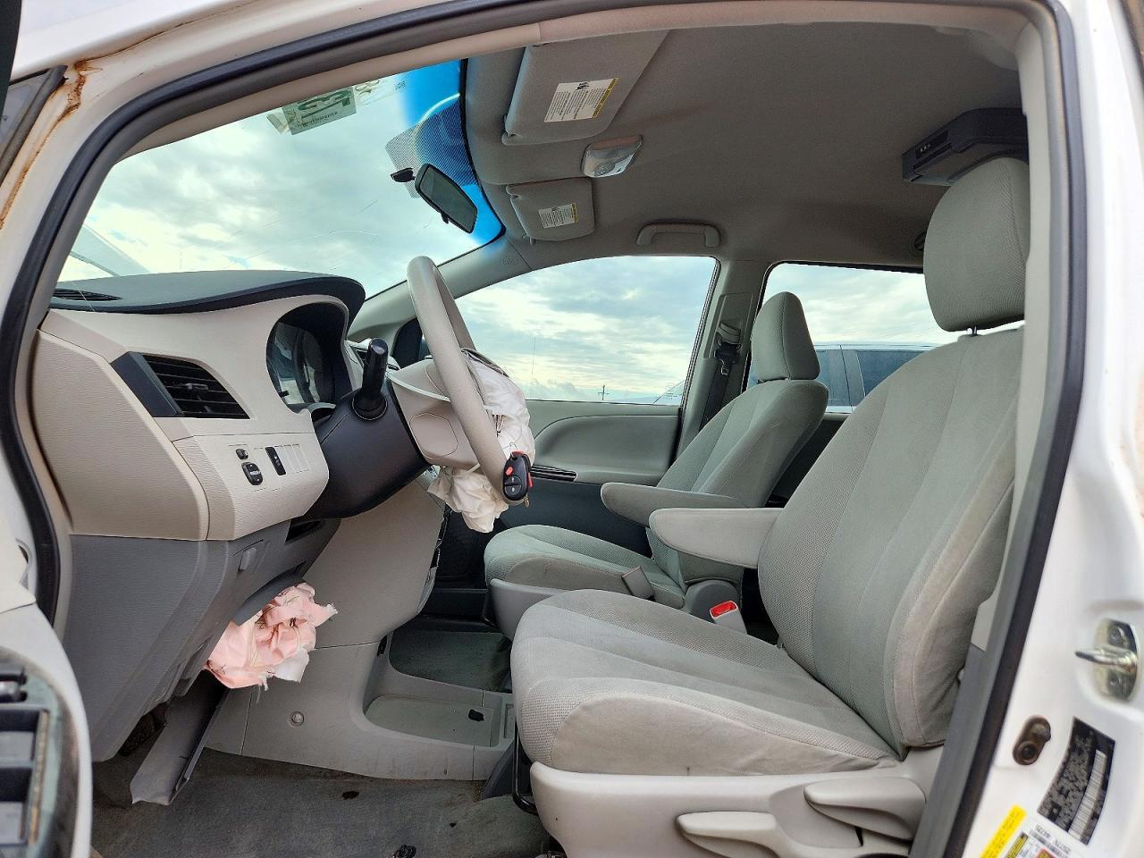 2013 Toyota Sienna L 7-Passenger - Фото 7