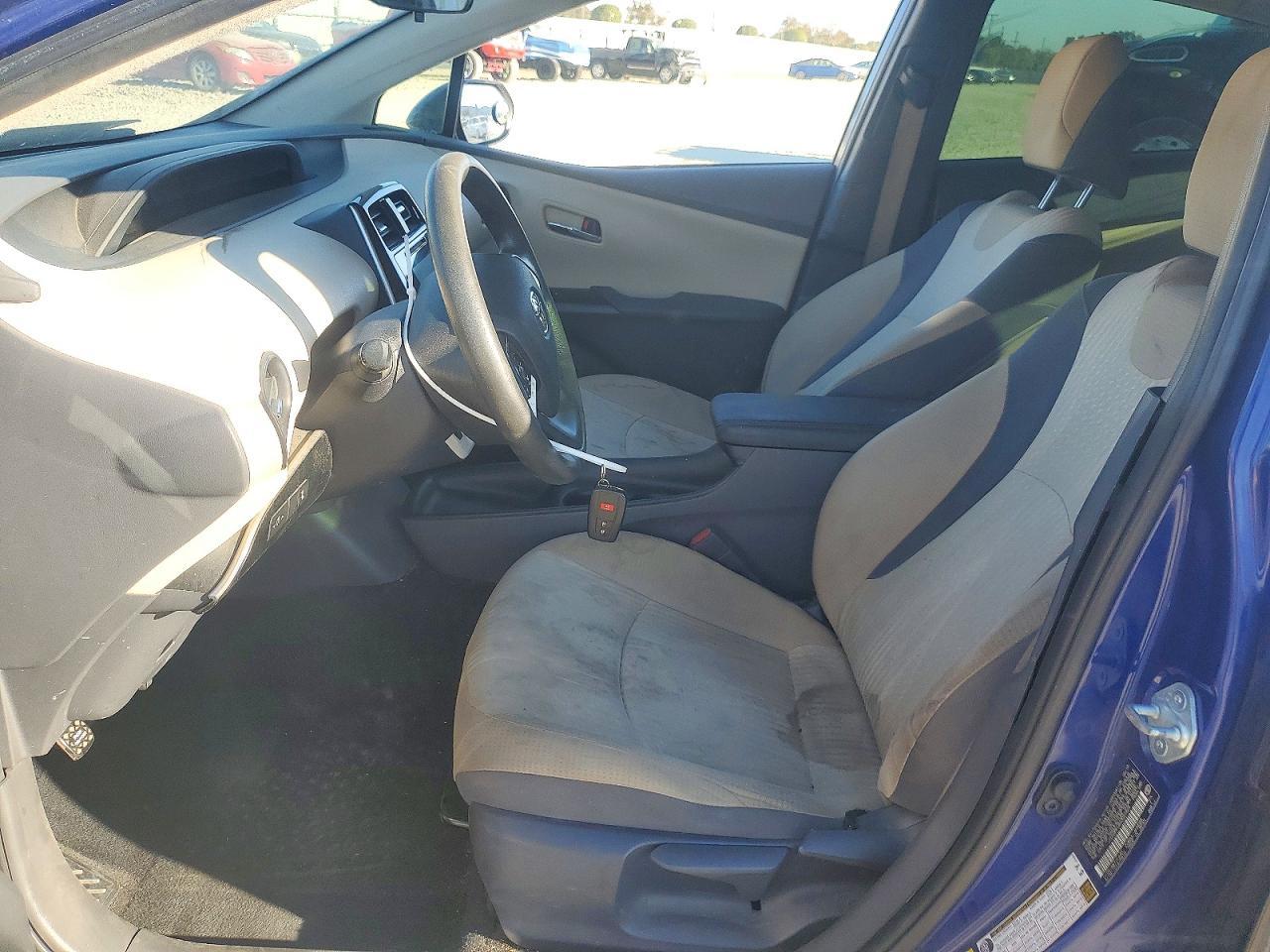 2016 Toyota Prius Two - Image 7