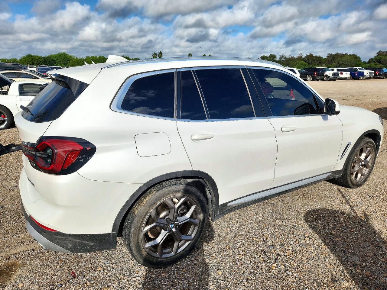 2022 BMW X3 - Image 3