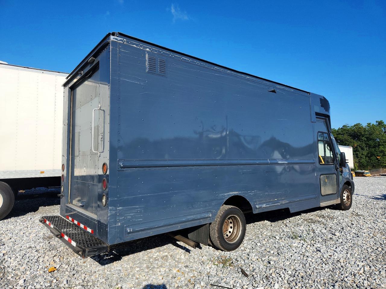 2021 Ford Transit Delivery Truck - Фото 3