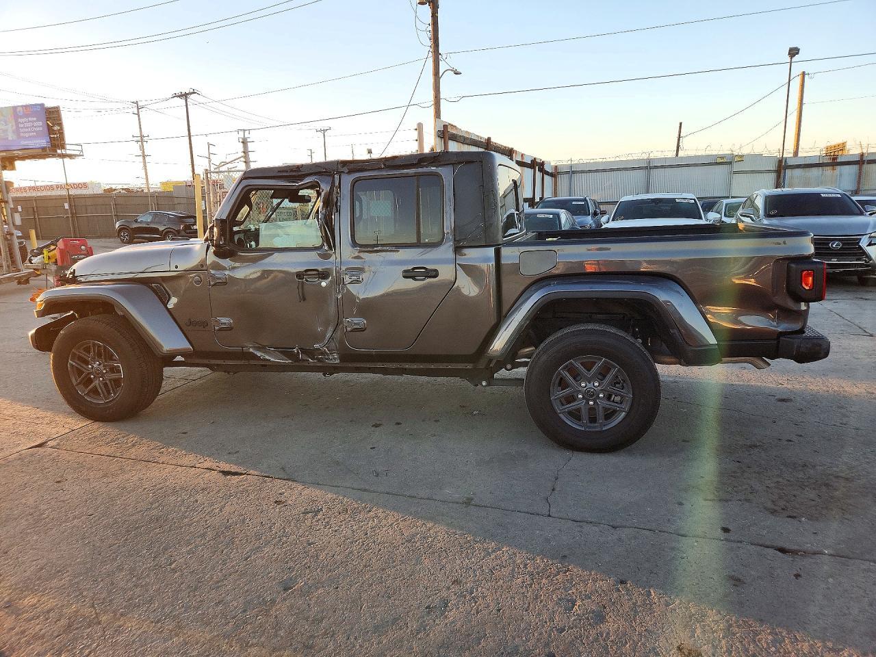 2025 Jeep Gladiator Sport - Фото 2