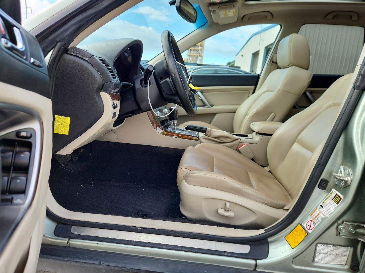 2009 Subaru Outback 3.0R - Image 7