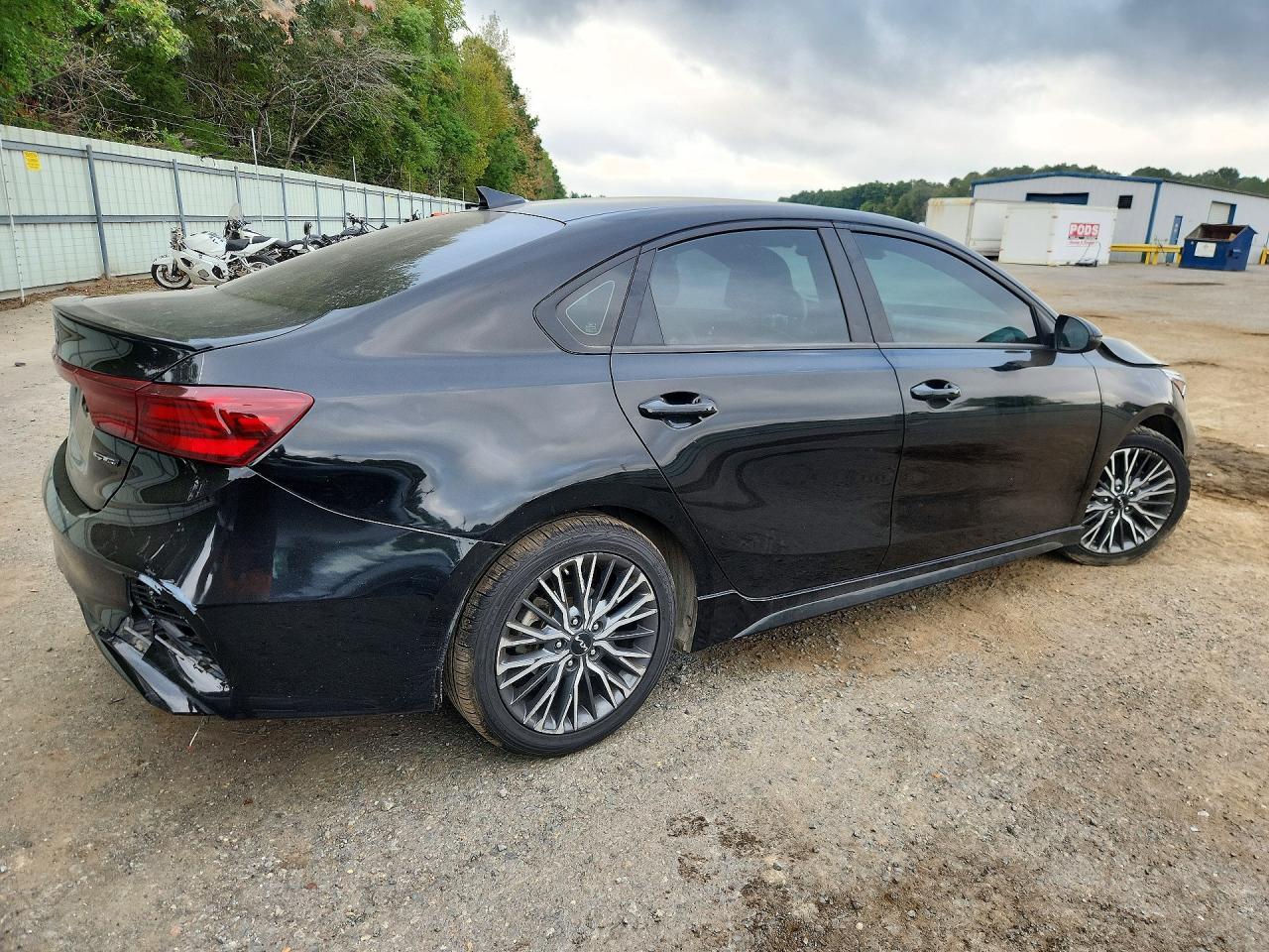 2023 Kia Forte Gt Line - Image 3