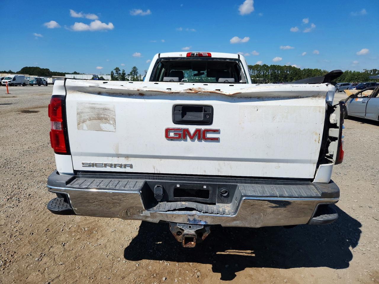 2015 GMC Sierra C2500 Heavy Duty - Image 6