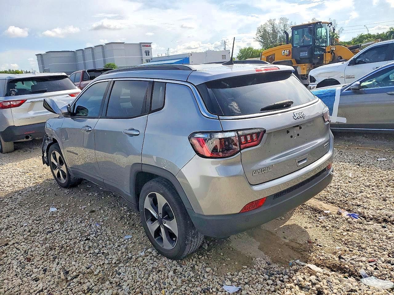 2020 Jeep Compass Latitude - Image 2