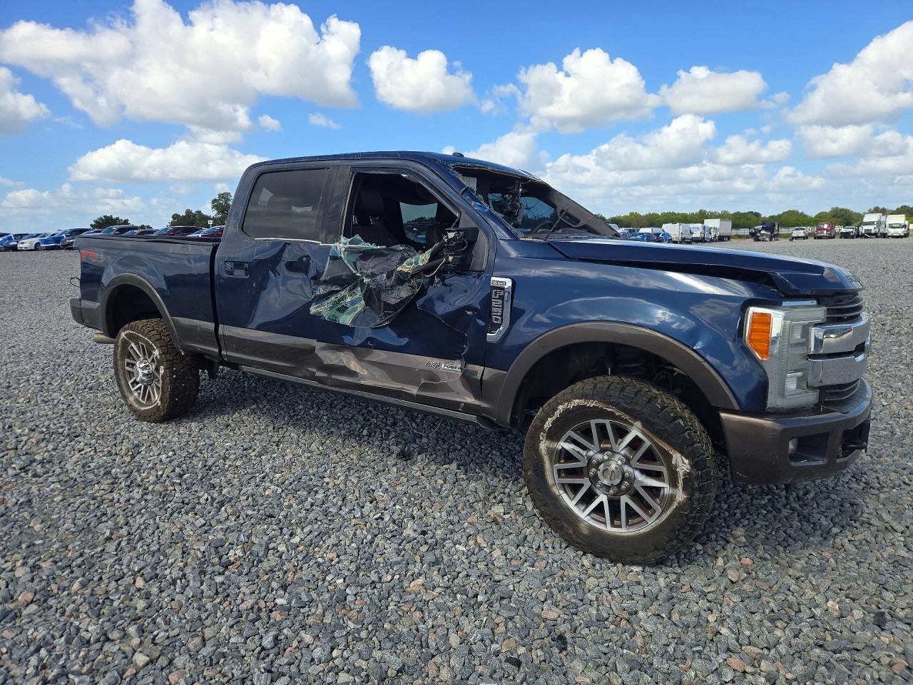 2017 Ford F250 Super Duty - Фото 4