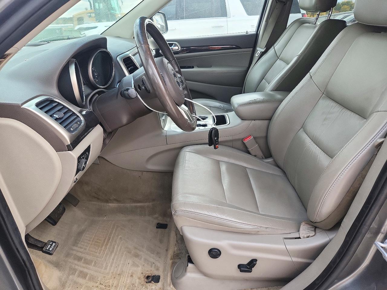 2011 Jeep Grand Cherokee Laredo - Image 7
