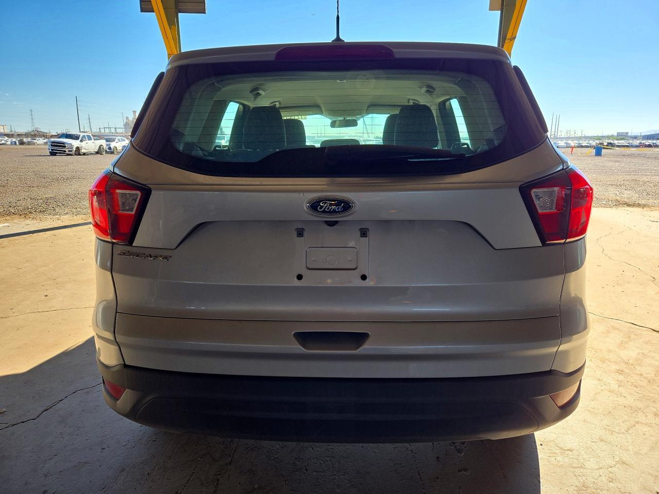 2019 Ford Escape S - Фото 6