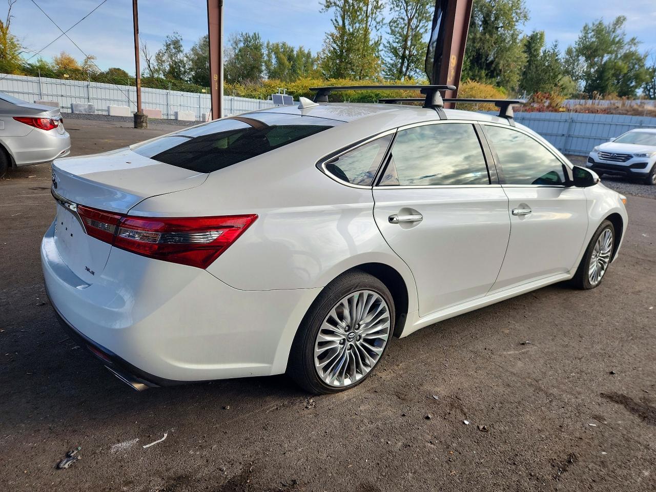2016 Toyota Avalon Limited - Фото 3