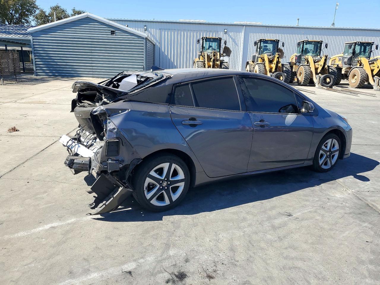 2018 Toyota Prius Two Eco - Фото 3