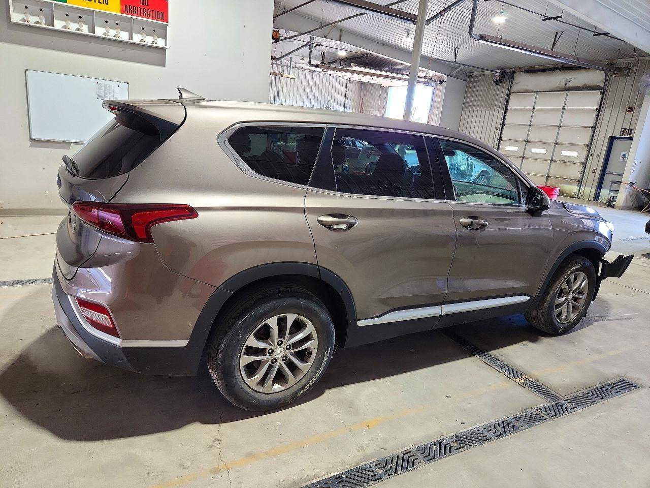 2020 Hyundai Santa Fe Sel - Image 3