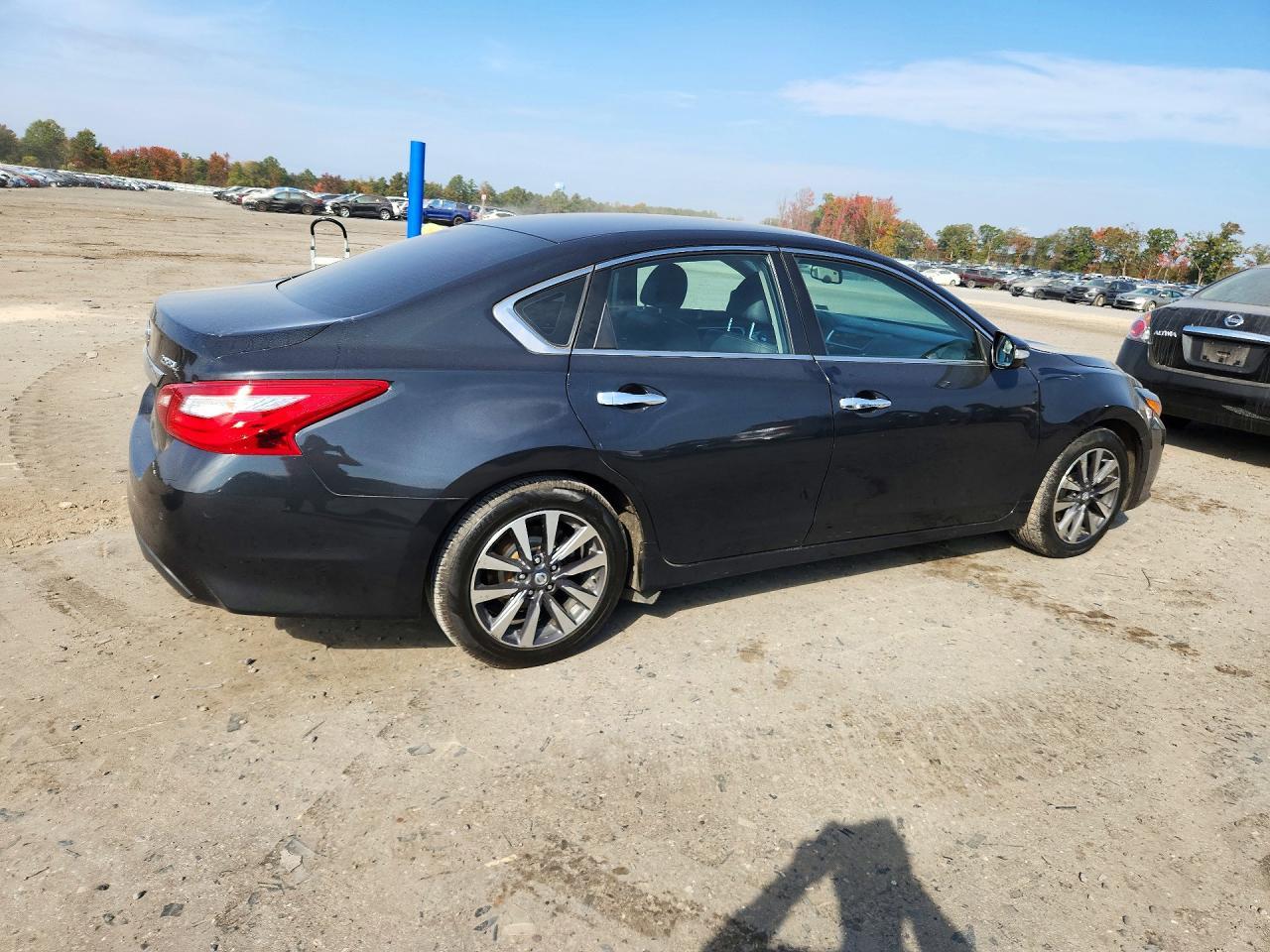 2017 Nissan Altima 2.5 - Image 3