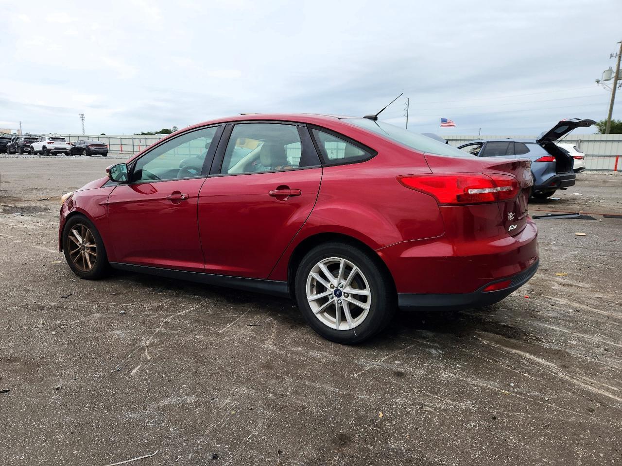 2017 Ford Focus Se - Image 2