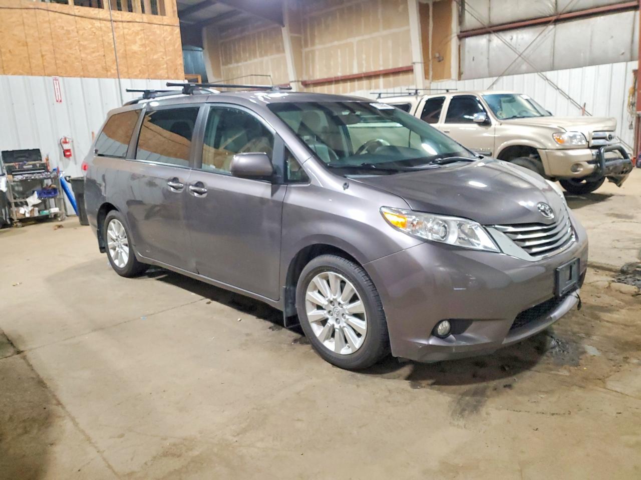 2014 Toyota Sienna - Фото 4