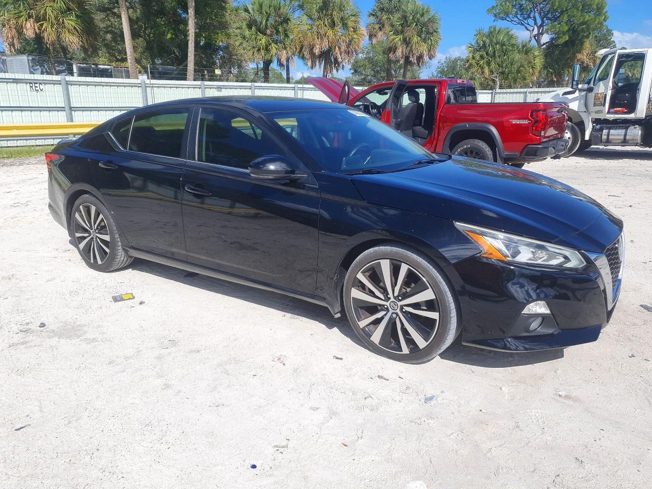 2022 Nissan Altima Sr - Image 4