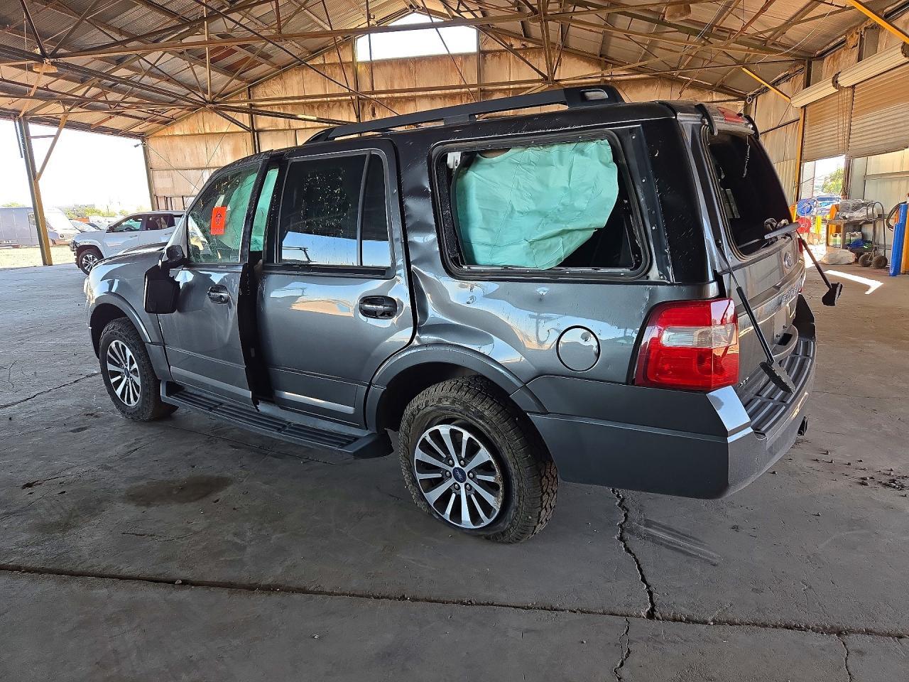 2017 Ford Expedition Xlt - Фото 2