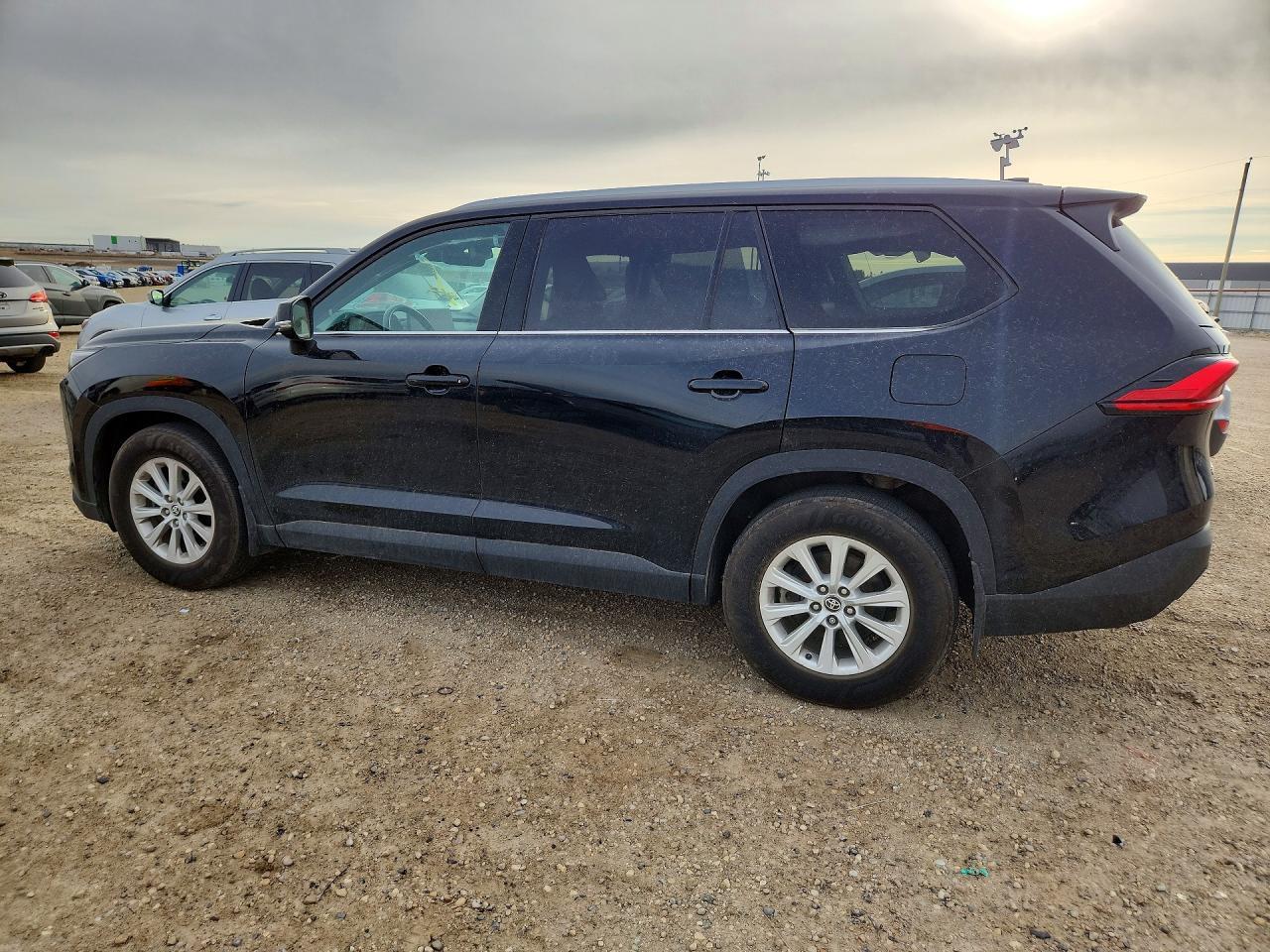2024 Toyota Grand Highlander Hybrid Xle - Image 2