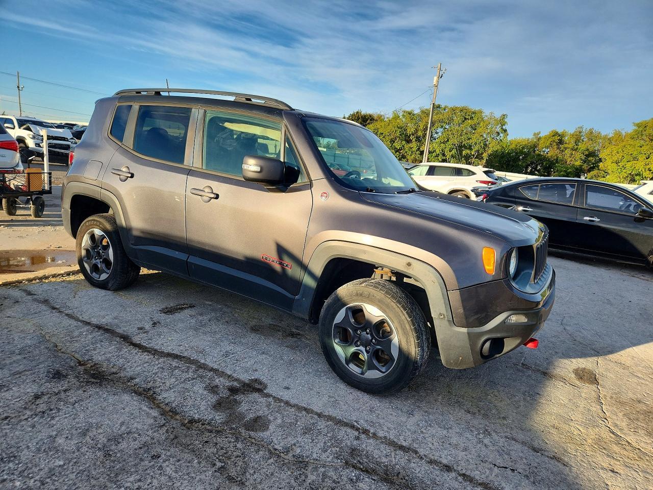 2018 Jeep Renegade Trailhawk - Image 4