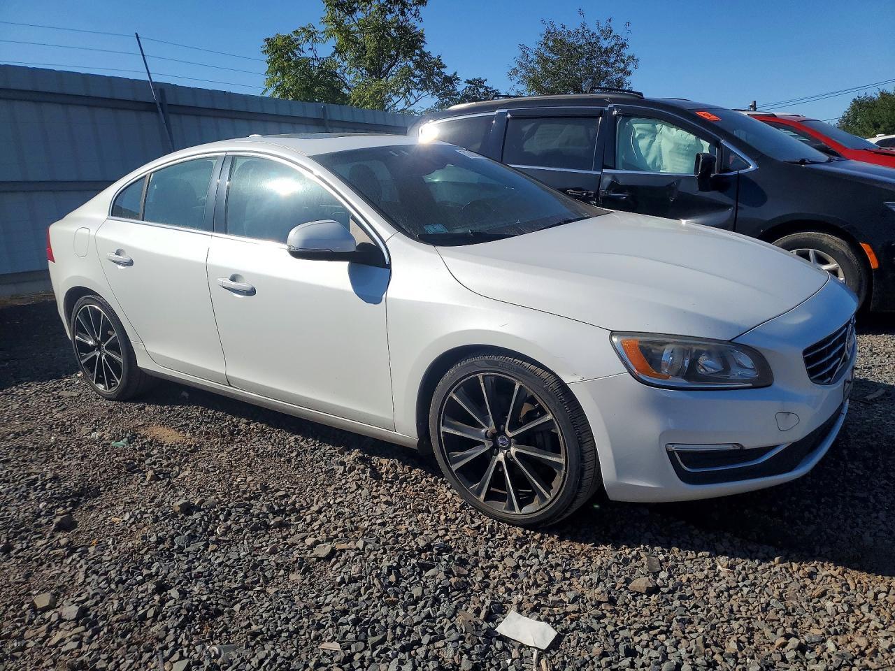 2016 Volvo S60 Premier - Фото 4