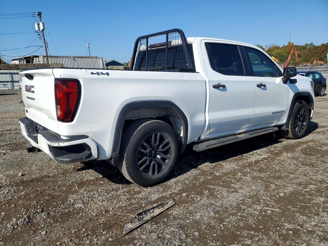 2024 GMC Sierra K1500 - Image 3