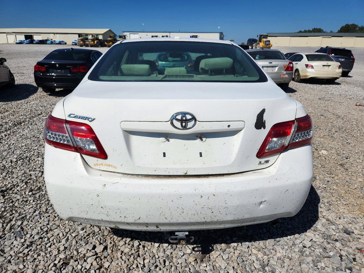2010 Toyota Camry Le - Фото 6