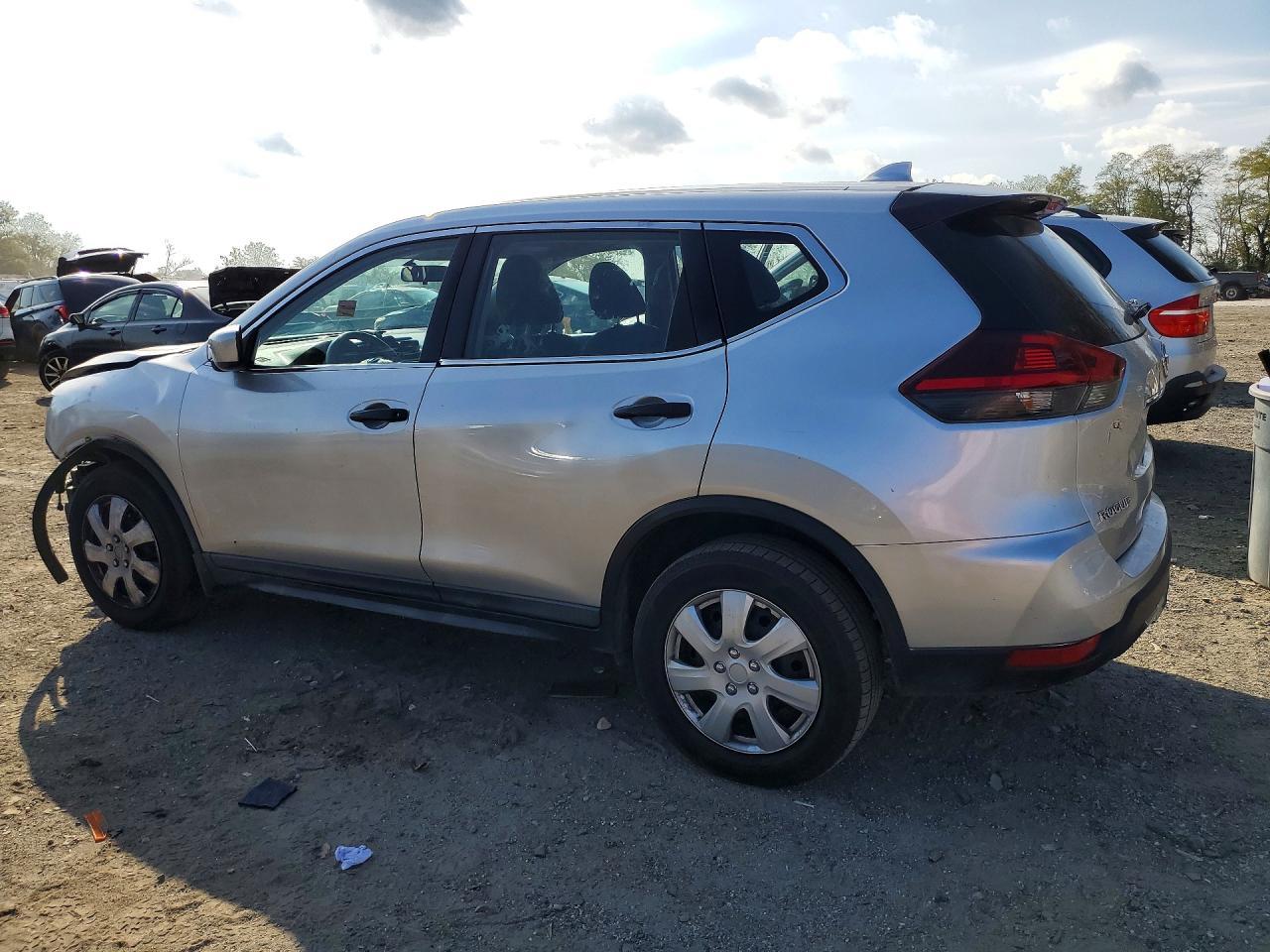 2018 Nissan Rogue S - Фото 2