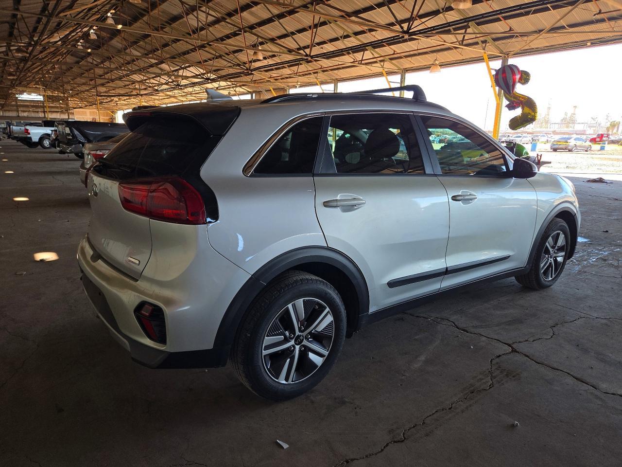 2020 Kia Niro Lxs - Image 3