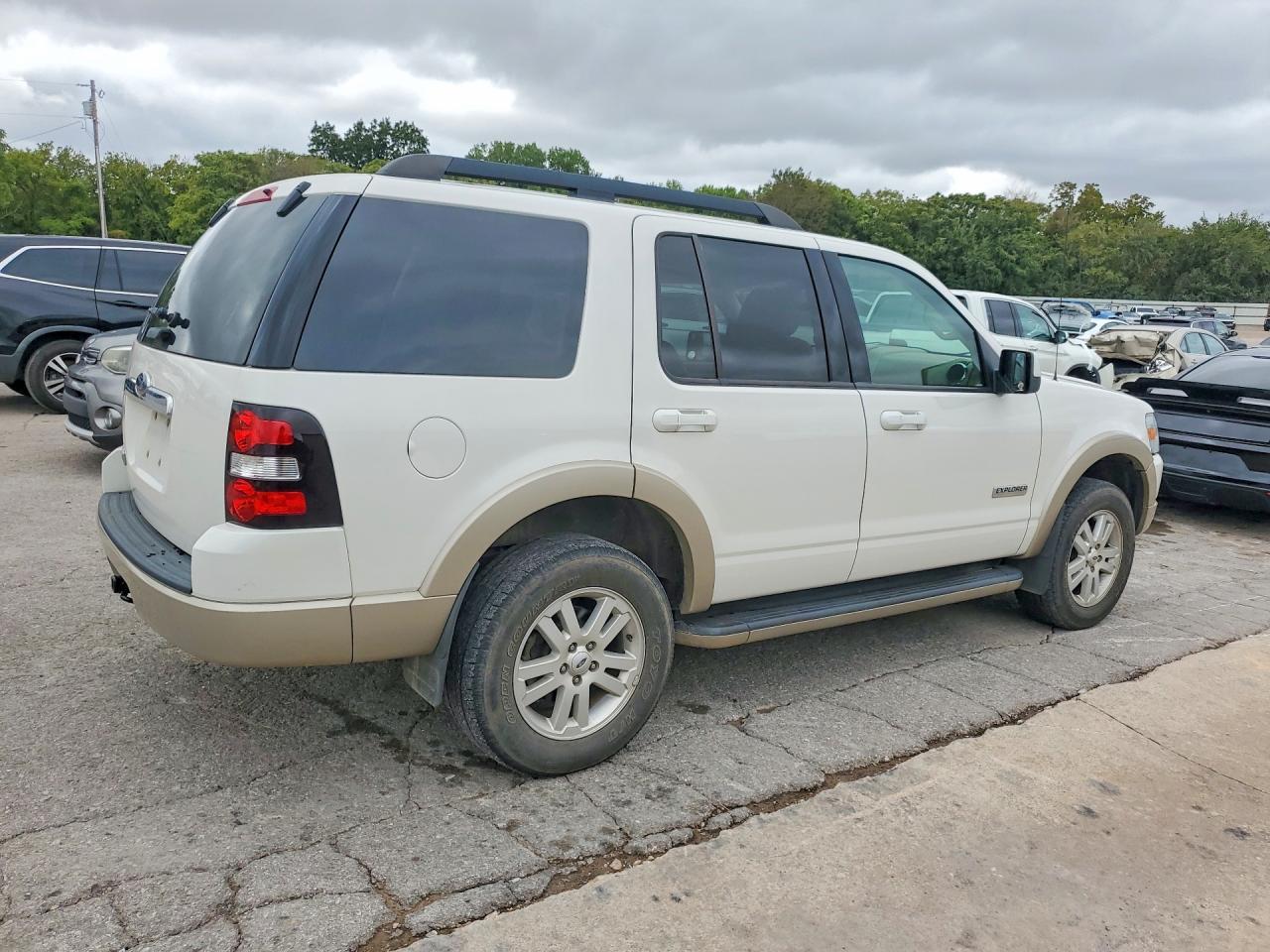 2008 Ford Explorer - Image 3