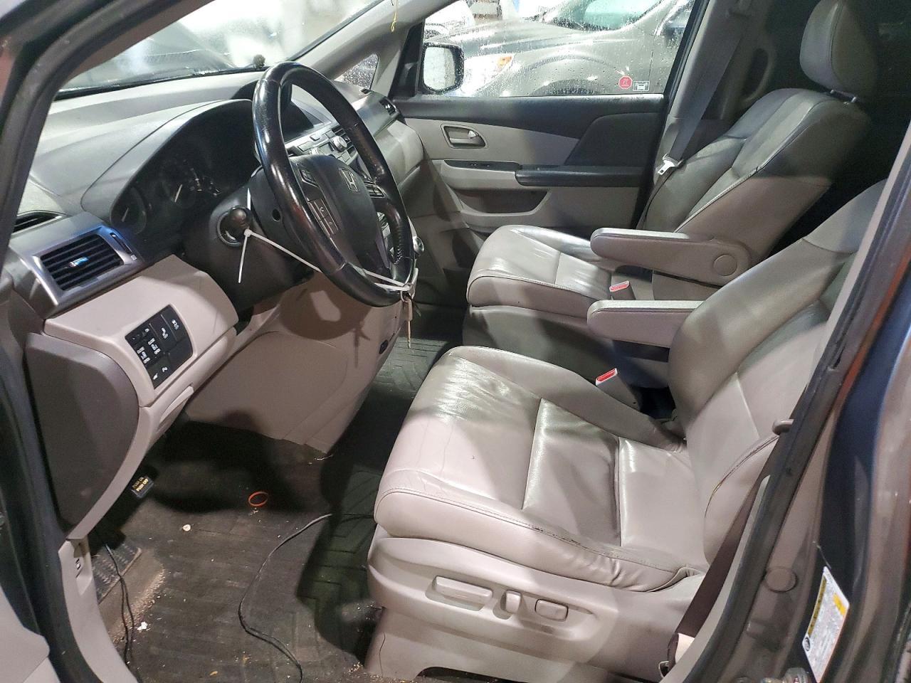2011 Honda Odyssey Touring - Image 7