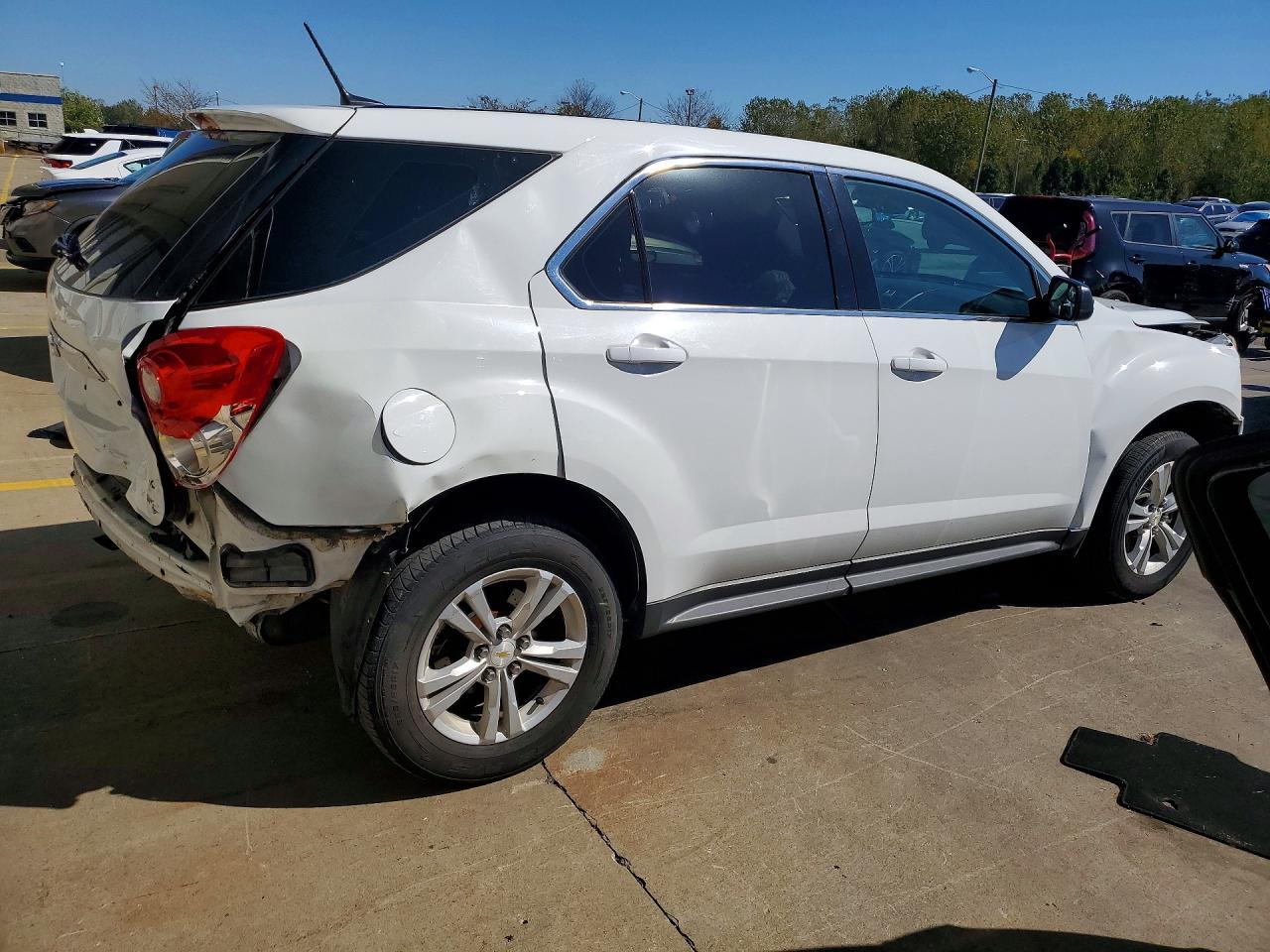 2013 Chevrolet Equinox Ls - Image 3
