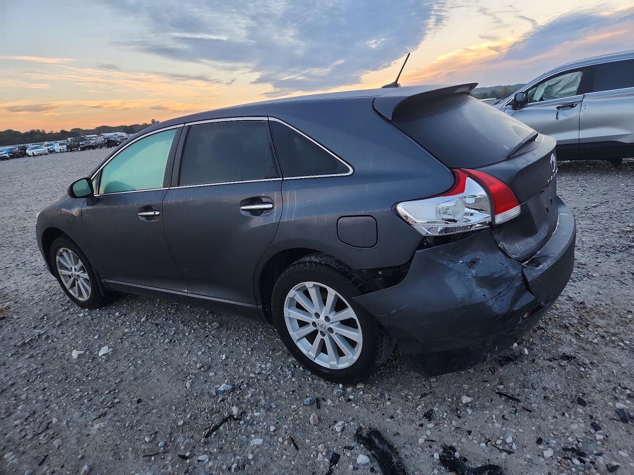 2011 Toyota Venza Awd 4Cyl - Image 2