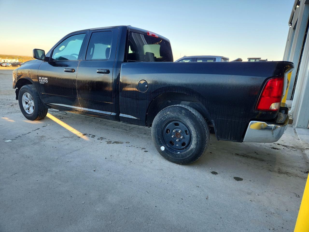 2024 Ram 1500 Classic Slt/Warlock - Фото 2