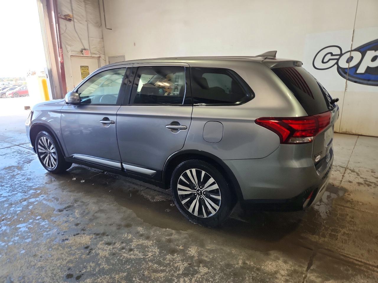 2019 Mitsubishi Outlander Se - Фото 2